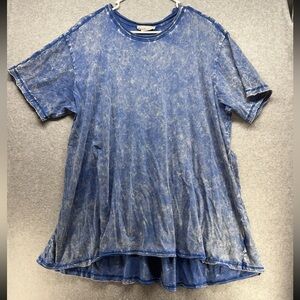 Zenana Outfitters Blue Faded Tee